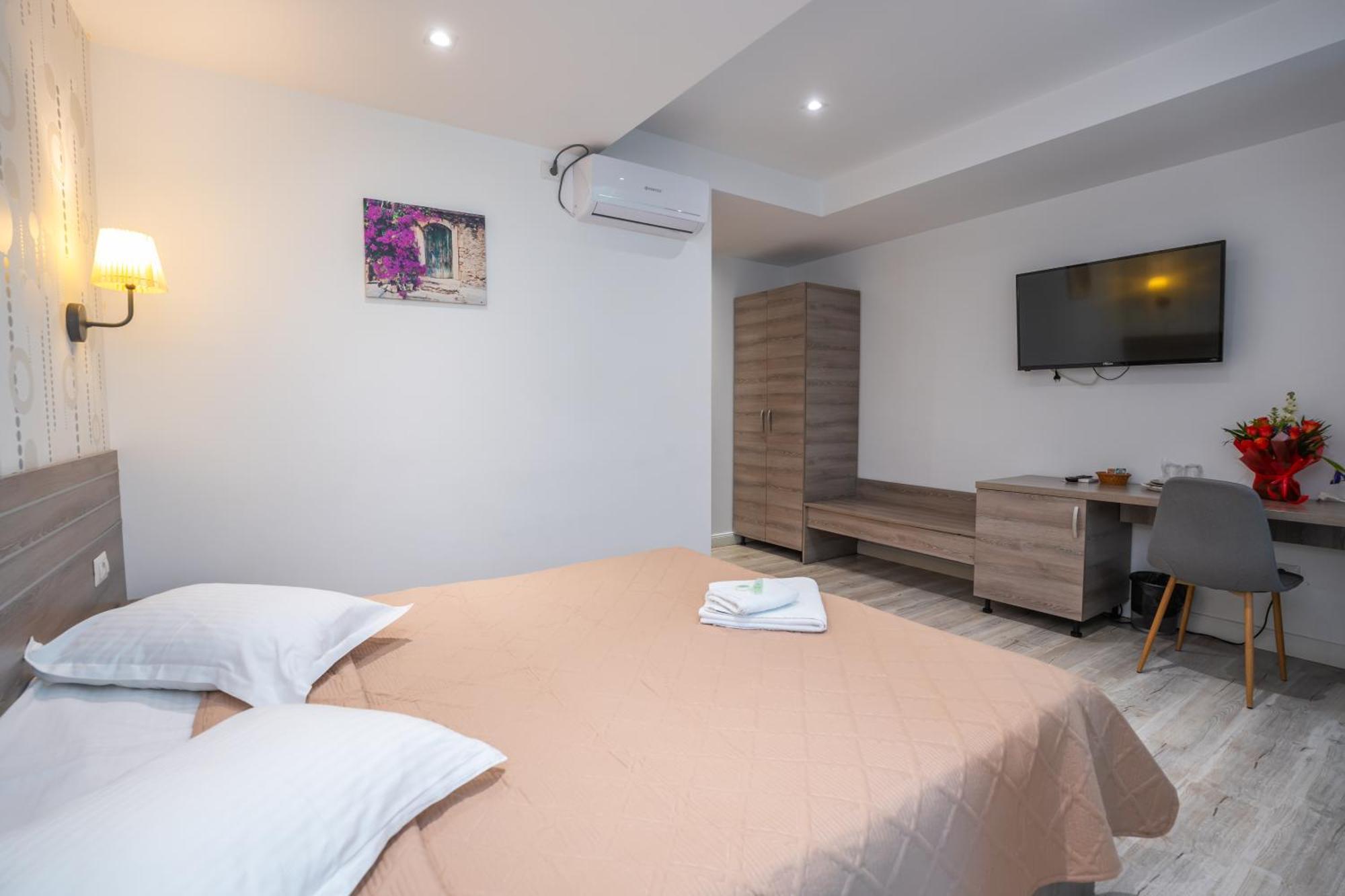 Hotel Liad City Center Bucureşti Ngoại thất bức ảnh