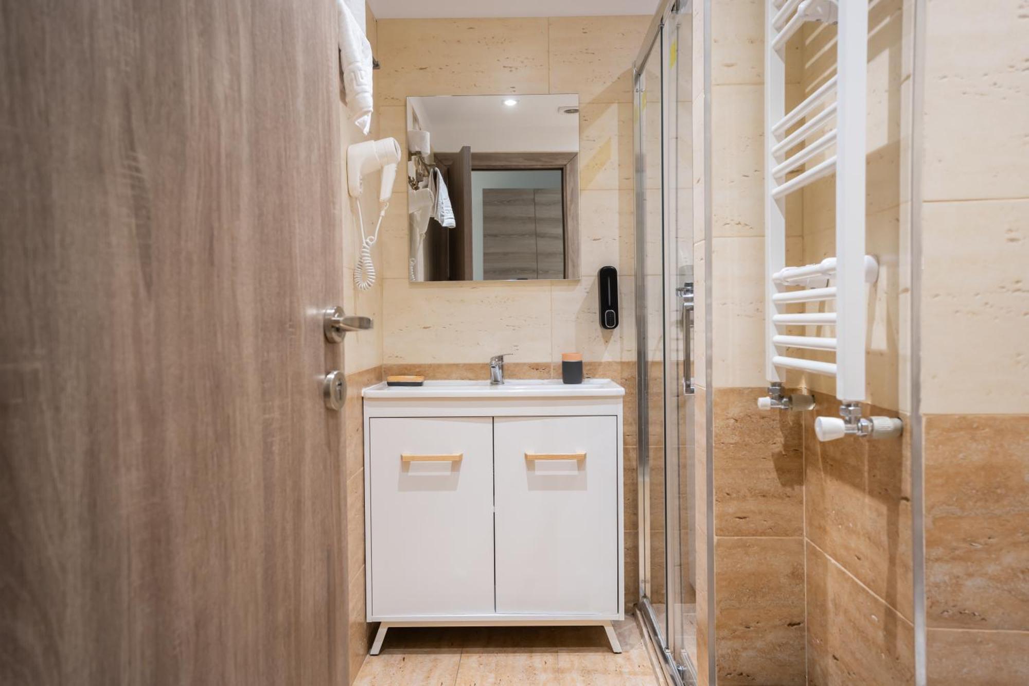 Hotel Liad City Center Bucureşti Ngoại thất bức ảnh