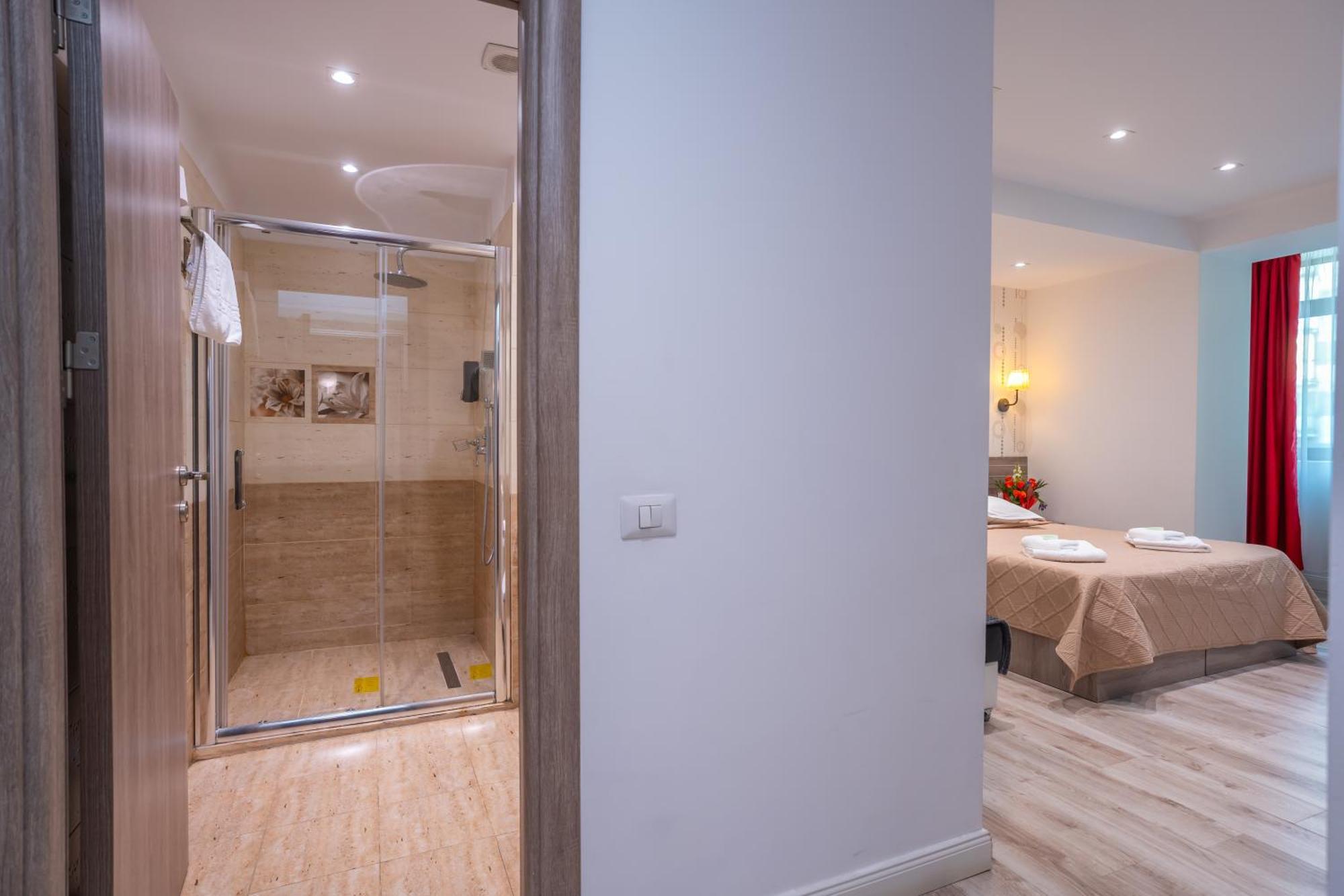 Hotel Liad City Center Bucureşti Ngoại thất bức ảnh