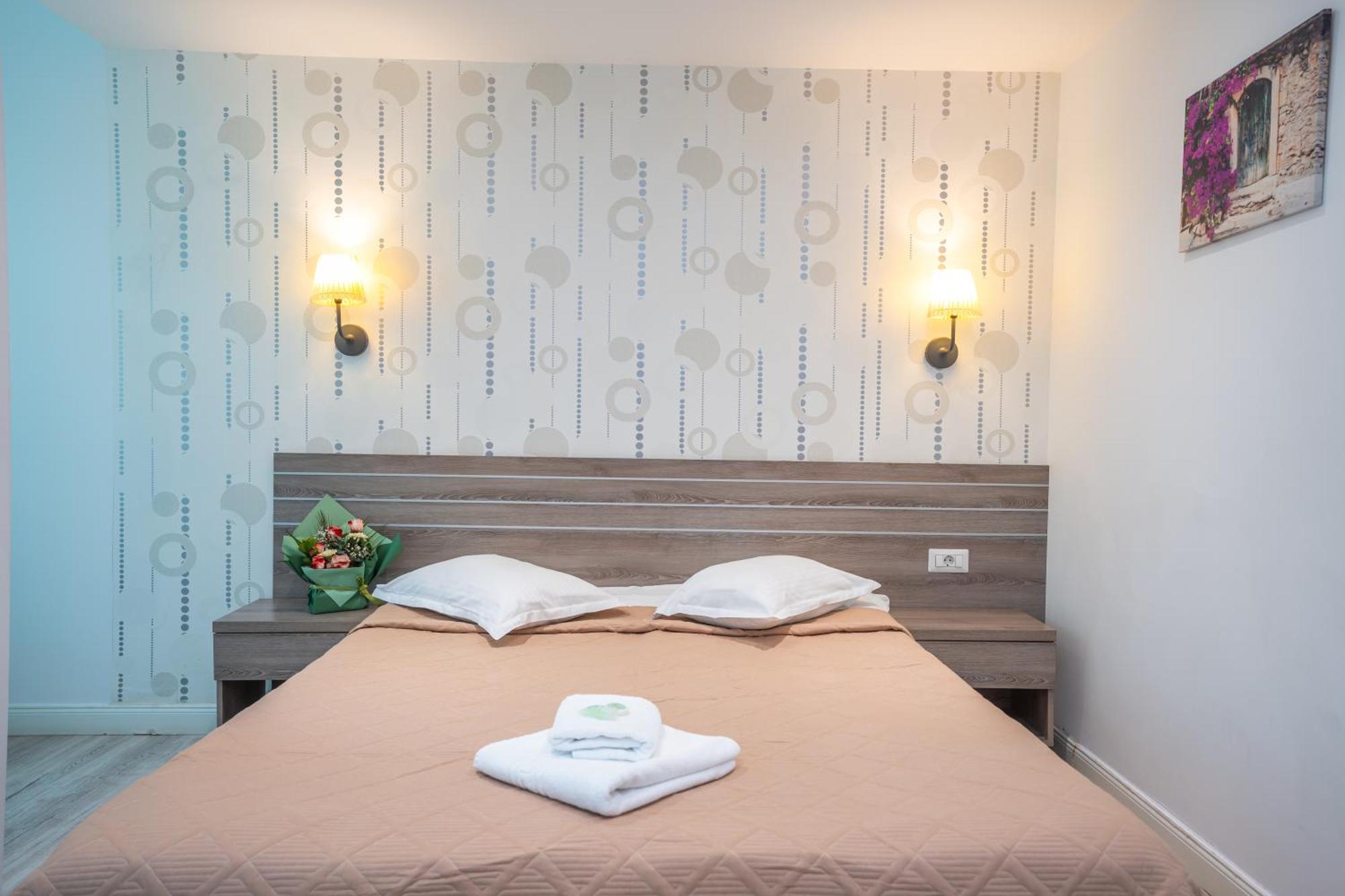 Hotel Liad City Center Bucureşti Ngoại thất bức ảnh